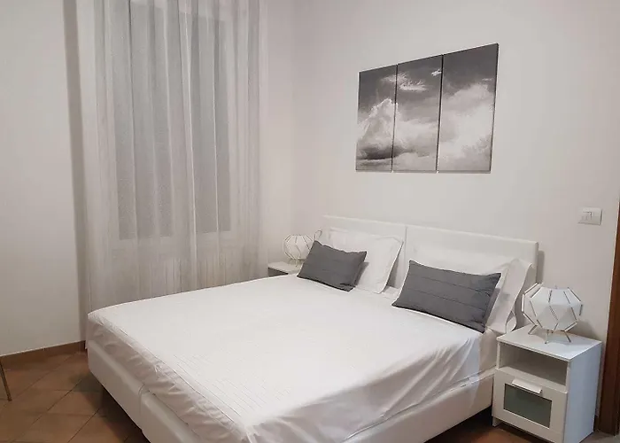 Affittacamere Le Di Porta San Felice - Self Check In