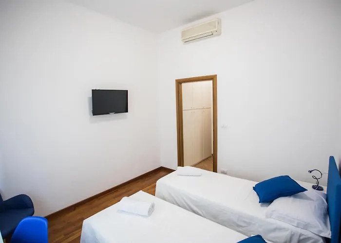 Affittacamere Le Di Porta San Felice - Self Check In